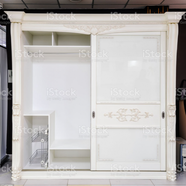 Lemari Pintu Geser Bergaya Antik